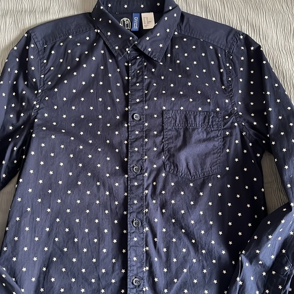 H&M Shirt with Stars Print in navy XS NEW - Picture 2 of 4